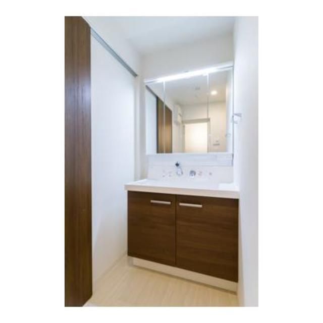 洗面設備　※写真は同タイプ住戸です。