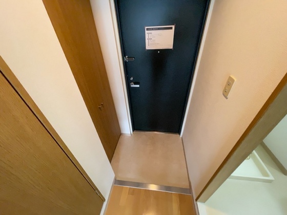 玄関　※別部屋の写真です