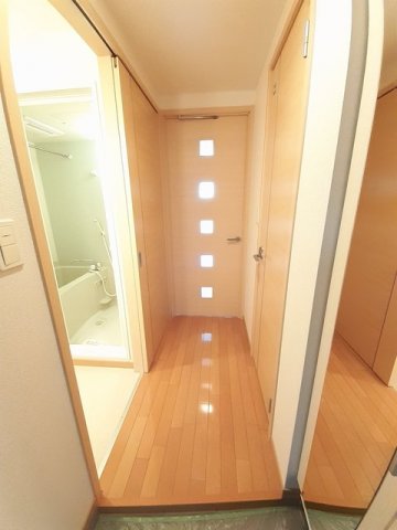 玄関　落ち着いた玄関です