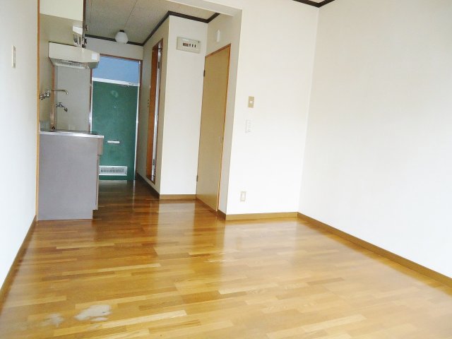 グリーングラスDの居間写真