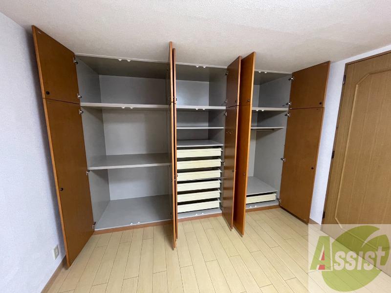 収納　収納もバッチリあるのでお部屋が片付きますよ！