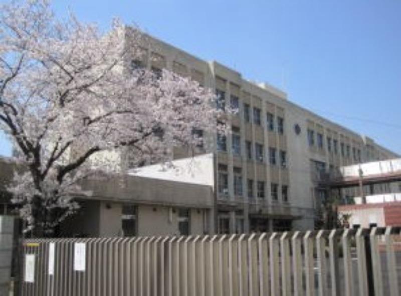 小学校　中央小学校（小学校）まで862m