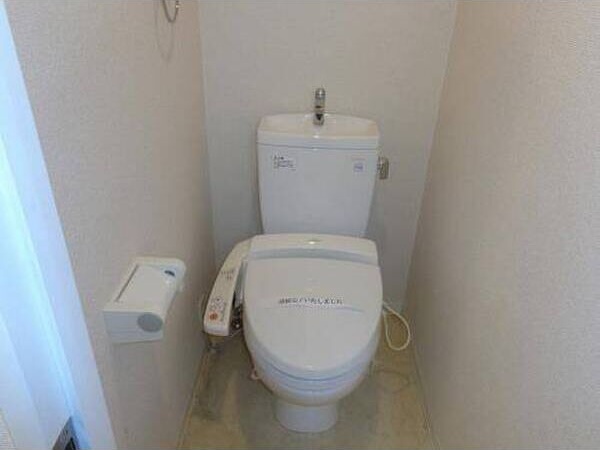 地下鉄名城線 久屋大通駅 徒歩4分 13階建 築21年のトイレ写真