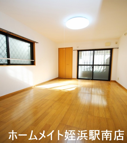 居室・リビング　★人気の角部屋です♪★