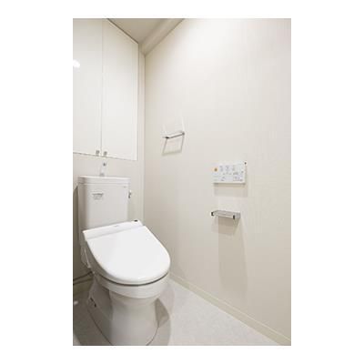 トイレ　落ち着いた色調のトイレです