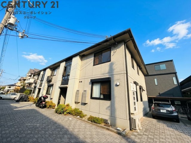 建物外観　敷地内に駐車場あります！