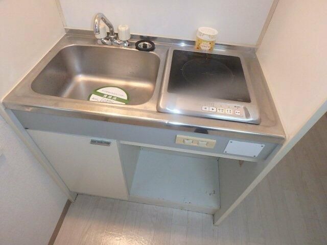 ＪＲ埼京線 板橋駅 徒歩8分 3階建 築37年のキッチン写真