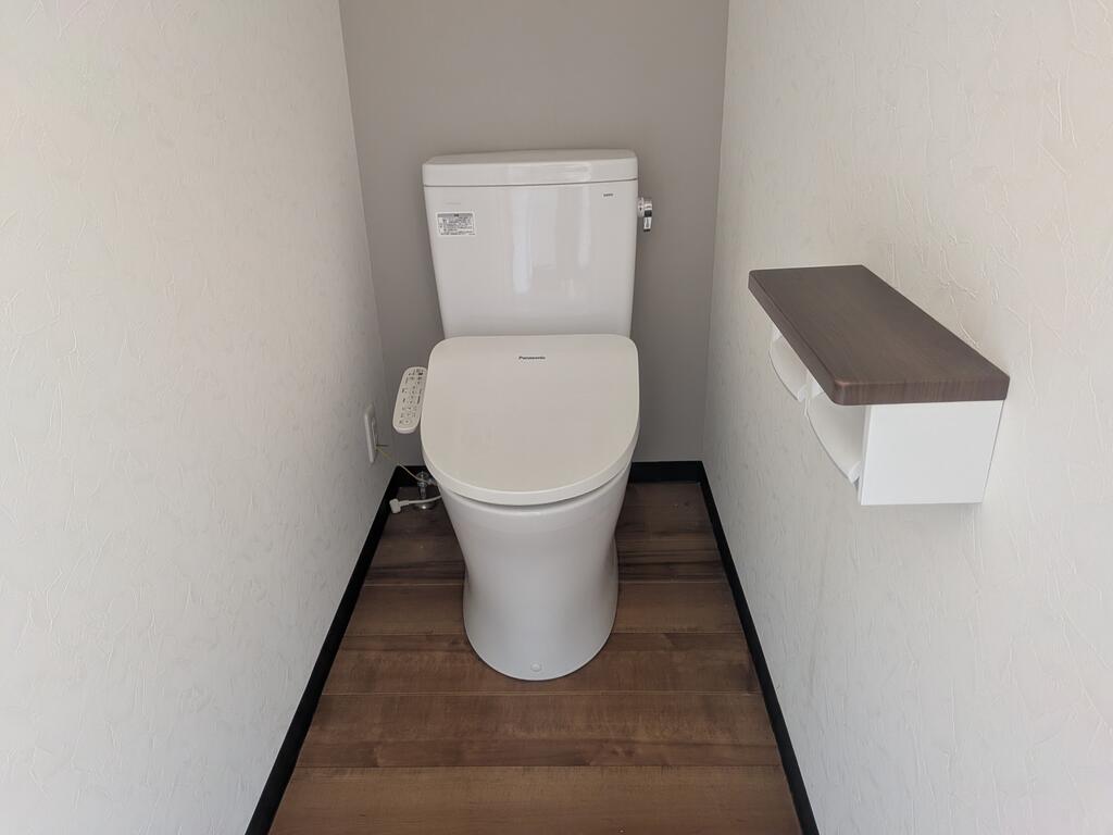 ブルーライン 蒔田駅 徒歩15分 2階建 築56年のトイレ写真