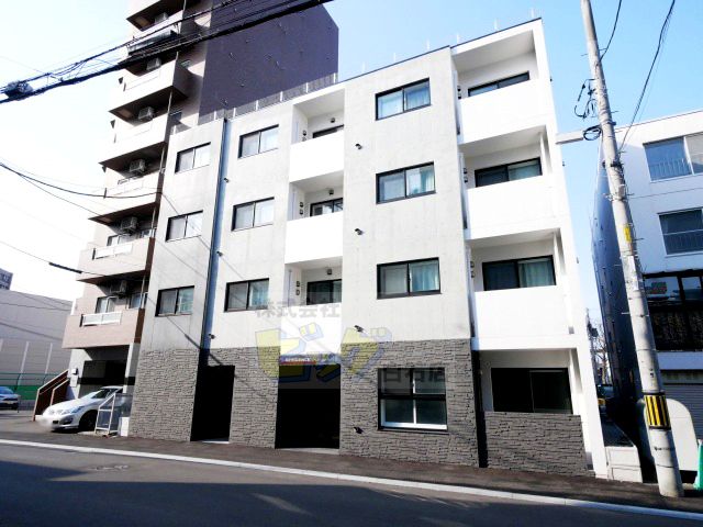 建物外観　地下鉄駅徒歩２分の好立地マンションです♪