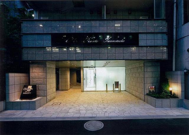 都営新宿線 岩本町駅 徒歩6分 14階建 築21年の外観写真