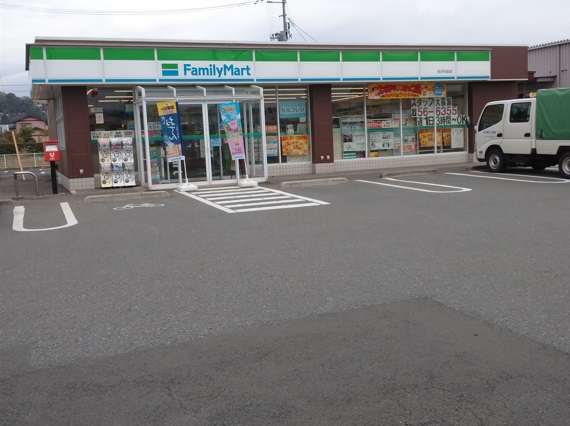 コンビニ　ファミリーマート前沢向田店（コンビニ）まで550m