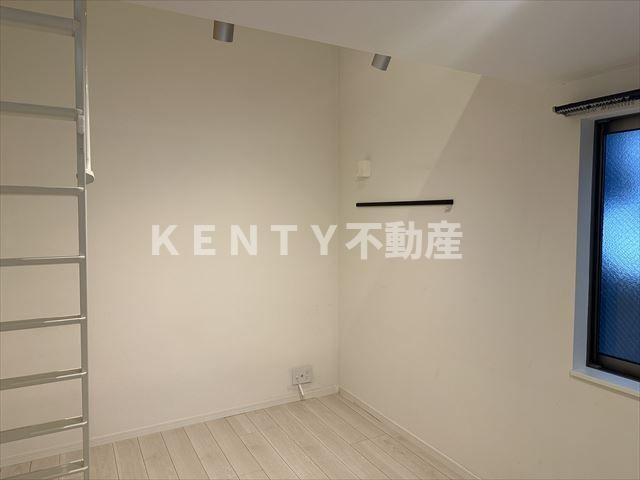 その他部屋・スペース　落ち着いて過ごせるお部屋なので、寝室にいかがでしょうか