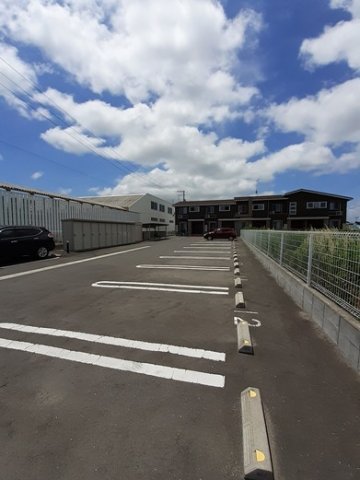駐車場　車をお持ちの方に嬉しい駐車場付きの物件です