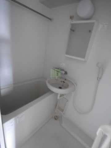 バス・シャワールーム　別部屋の画像になります。