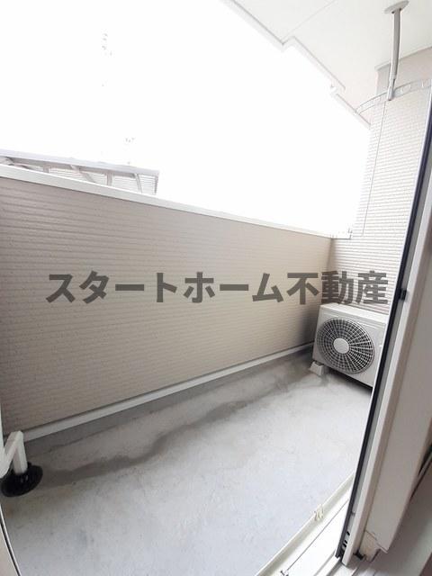 バルコニー　陽当たり良好なバルコニーです