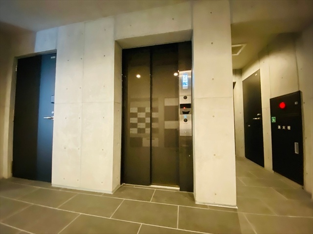 その他共有部分　同一建物内１００５号室内装写真転載