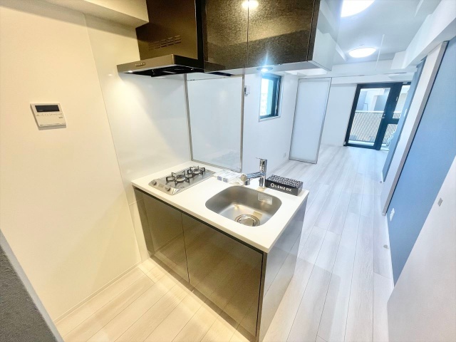 キッチン　同一建物内１００５号室内装写真転載