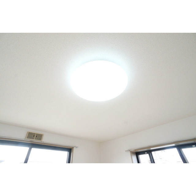 その他設備　居室照明もついています