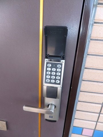 カーサ白糸台の玄関写真