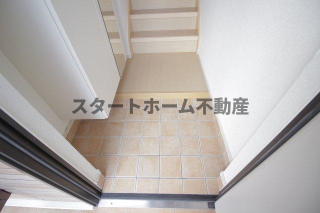 玄関　収納もある玄関です