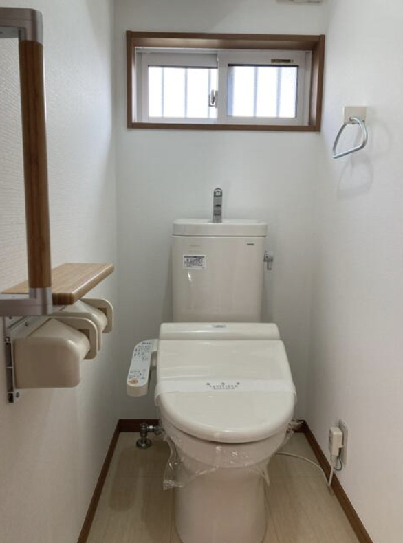 仙台市青葉区川内三十人町戸建てのトイレ写真