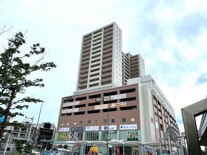 ショッピングセンター　イーラｄｅ（ショッピングセンター）まで659m