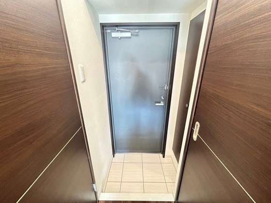 玄関　※別部屋の写真です