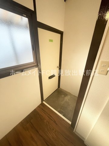 ＪＲ片町線 放出駅 徒歩10分 2階建 築59年の玄関写真
