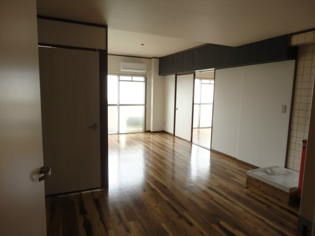 居室・リビング　他部屋写真