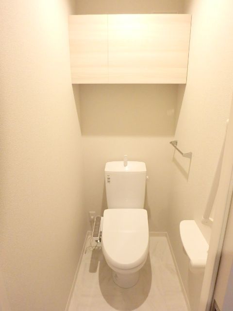 トイレ　温水洗浄機能付き暖房便座