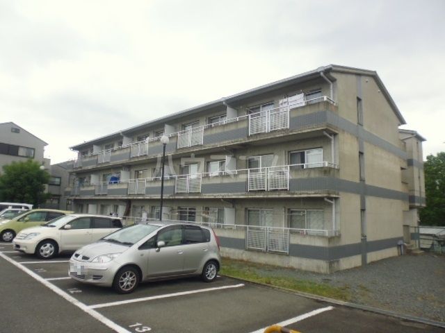 京都市西京区大枝東長町のマンションの建物外観