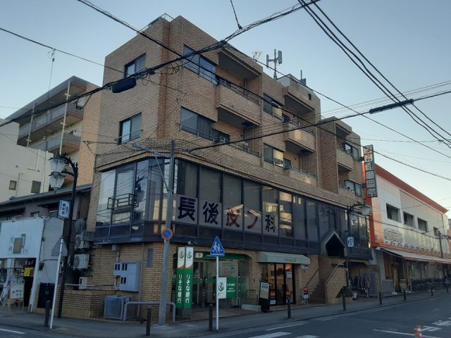 藤沢市下土棚のマンションの建物外観