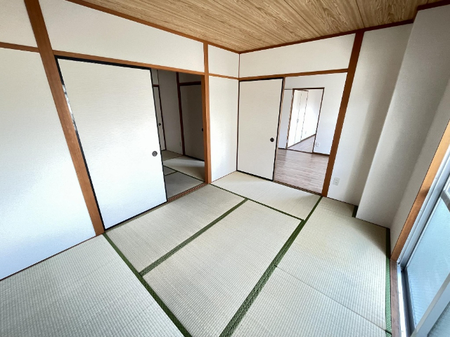 その他　綺麗な畳の和室です