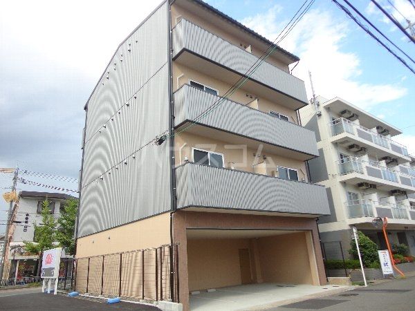 京都市西京区川島調子町のマンションの建物外観