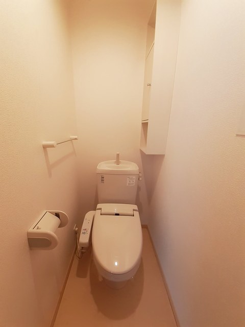 【松本市寿中のアパートのトイレ】
