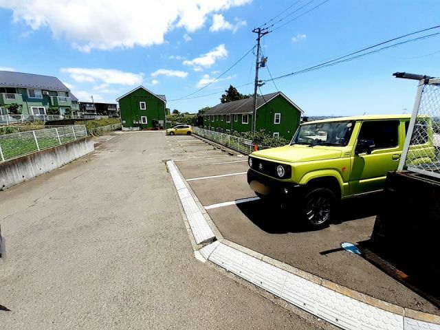 【岩沼市北長谷のアパートの駐車場】