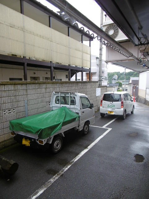 【サンライズ西長野の駐車場】