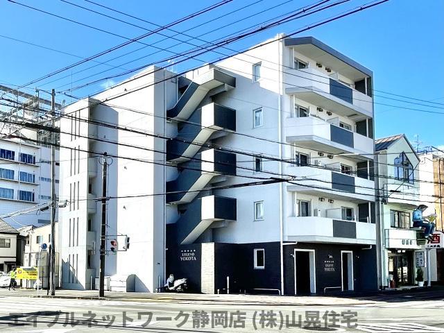 静岡市葵区横田町のマンションの建物外観