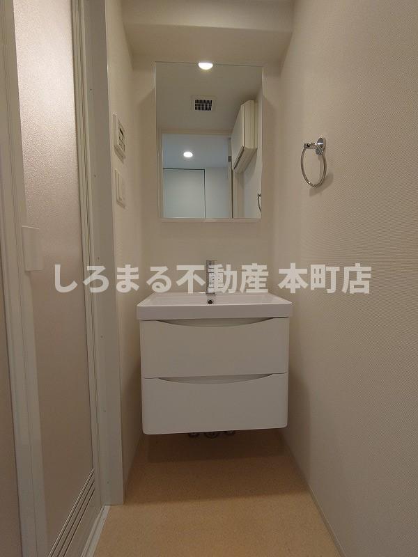 【SERENiTE本町refletの洗面設備】