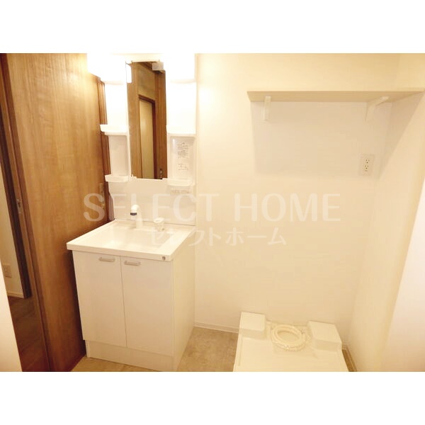 洗面設備　独立洗面台、朝の身支度には欠かせません