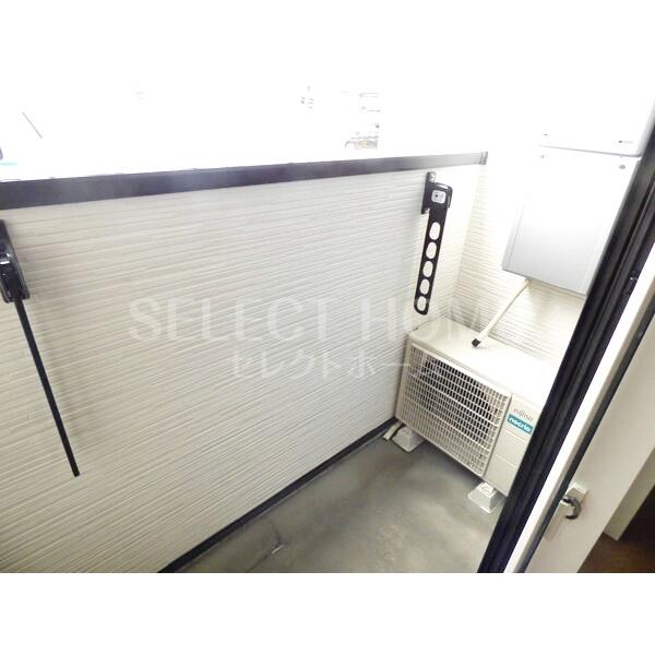 バルコニー　お洗濯にも便利なバルコニー付き