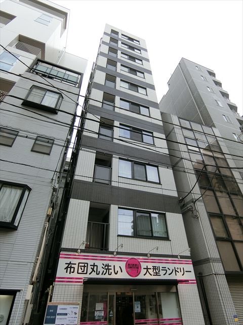 【中央区日本橋本町のマンションの建物外観】