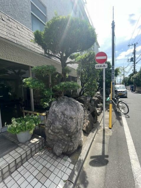 【カールトンコートの建物外観】