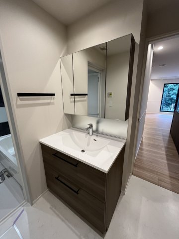 洗面設備　バスグッズやコスメの収納もこれ一つでOK