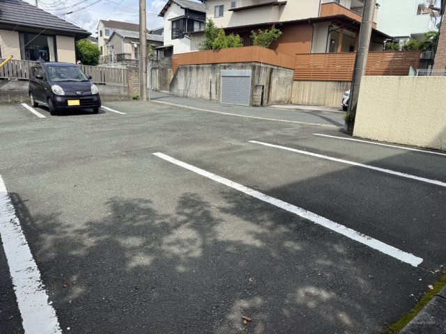 【坂本マンションの駐車場】