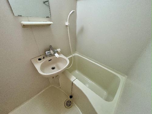 バス・シャワールーム　設備・仕様は号室により異なる為、現況を優先いたします。