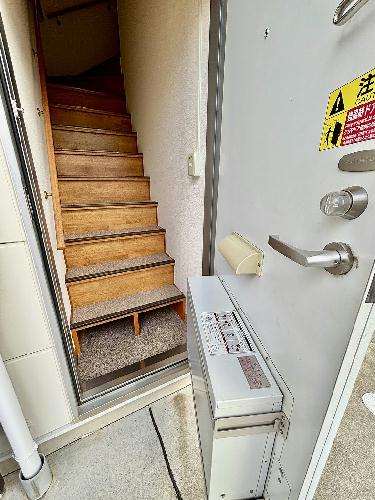 玄関　設備・仕様は号室により異なる為、現況を優先いたします。