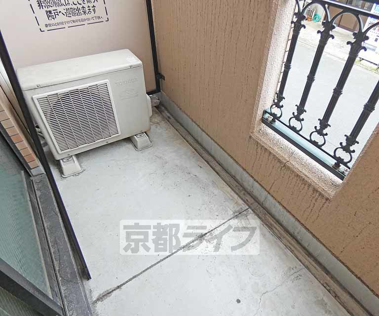 【京都市伏見区深草ヲカヤ町のマンションのバルコニー】