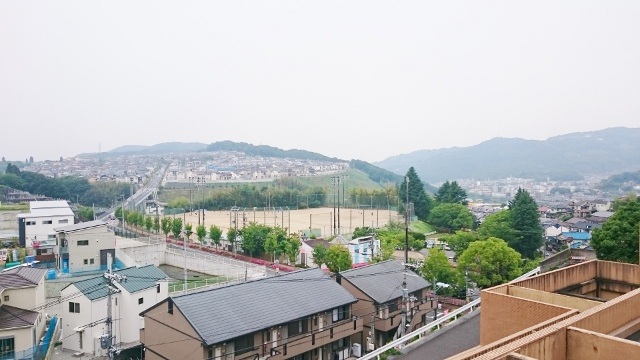 【北葛城郡王寺町本町のマンションの眺望】