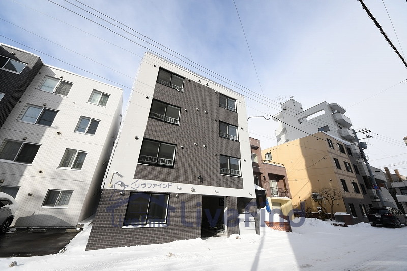 札幌市白石区東札幌四条のマンションの建物外観